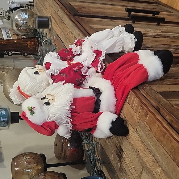 Vintage Mr and Mrs Claus Shelf Sitters - Picture 9 of 16